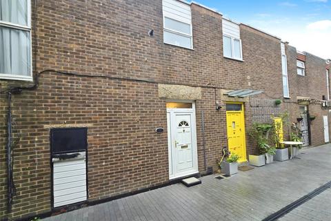 2 bedroom terraced house for sale, Manor Grove, London SE15