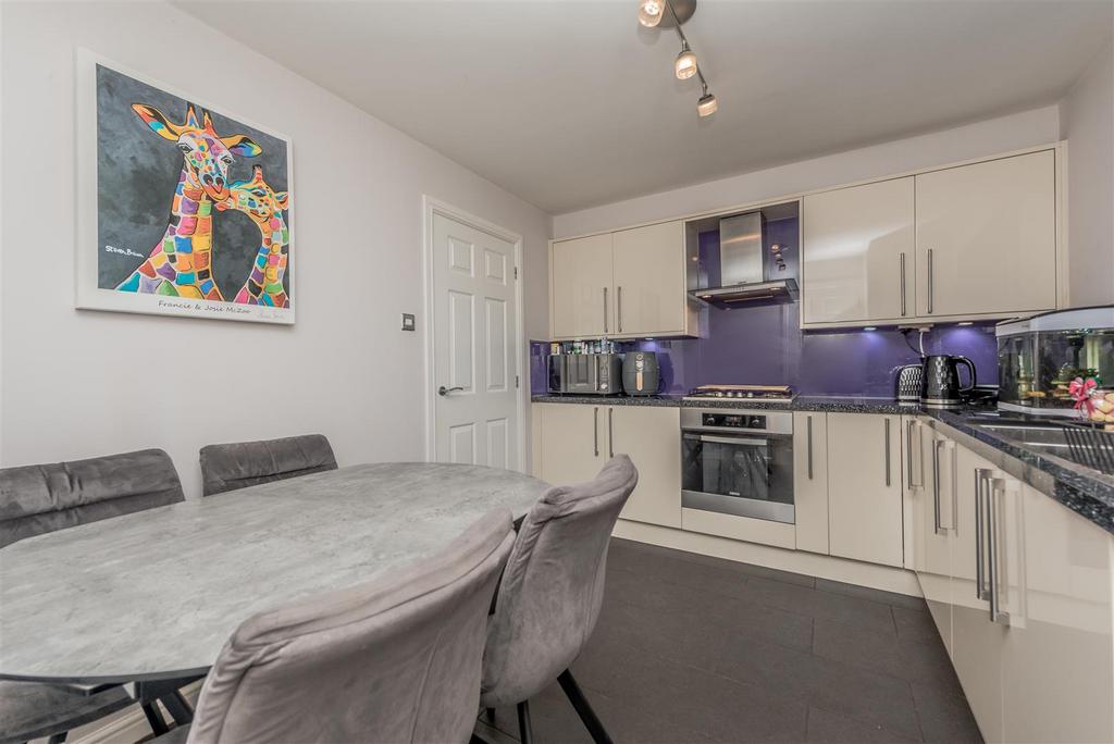 Fitted Kitchen: