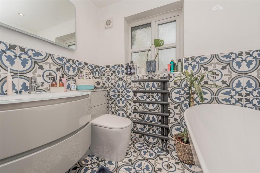 Family Bathroom / WC: