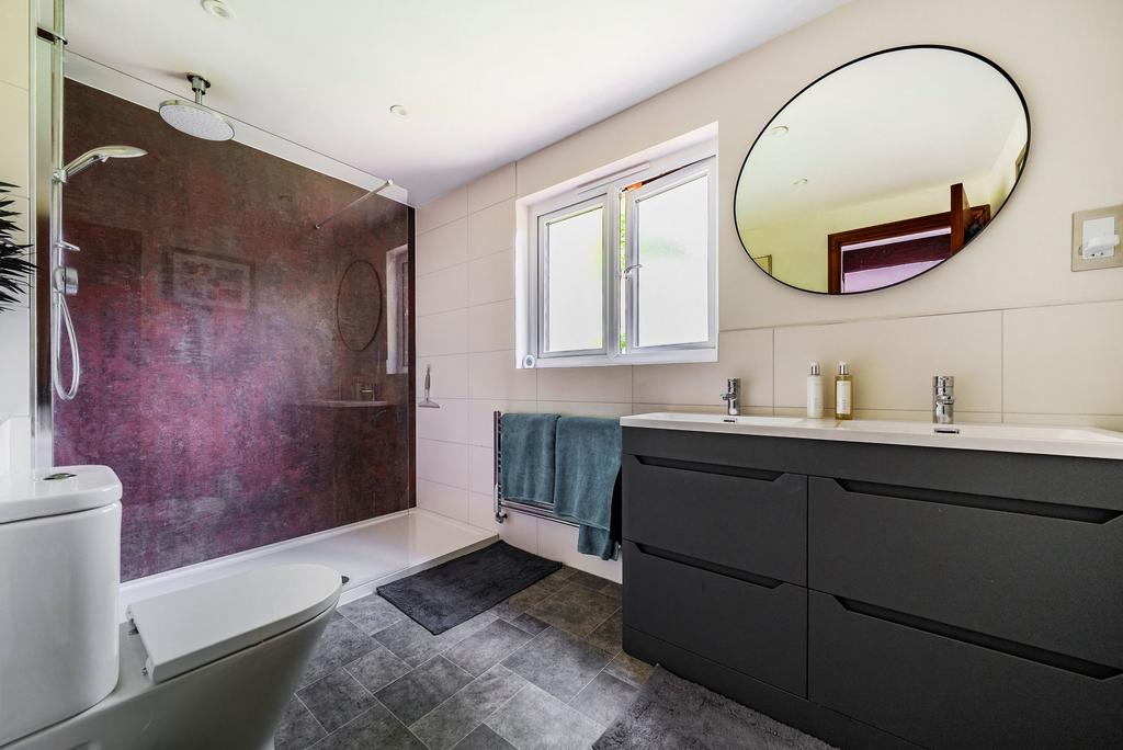 Master En-Suite