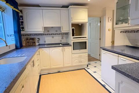 4 bedroom detached house for sale, Withybed Way, Thatcham, RG18