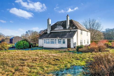 4 bedroom detached house to rent - Reads Rest Lane, Tadworth
