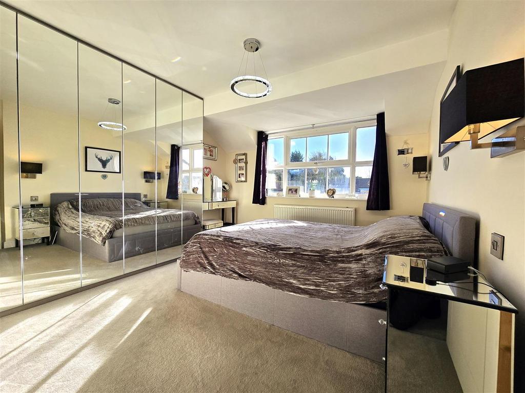 Bed 1.jpg
