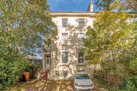 Shooters Hill Road, London SE3