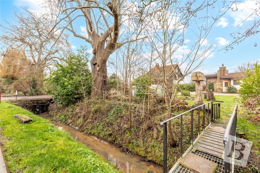 Brook/Footbridge