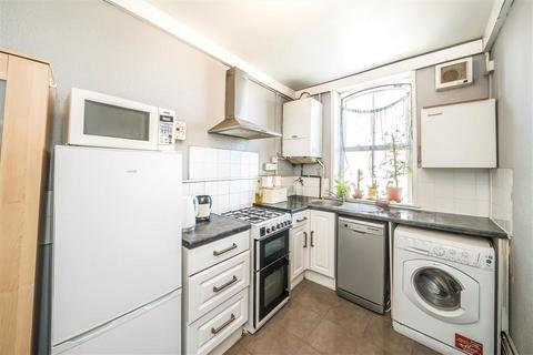 2 bedroom flat for sale, South Lambeth Road, London SW8