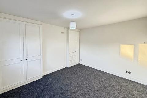 3 bedroom semi-detached house to rent, Southbrook Avenue, Greater Manchester M8