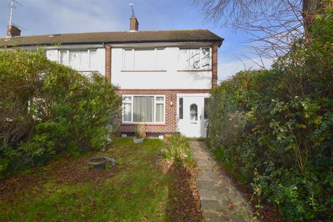 3 bedroom end of terrace house for sale, Prince Avenue, Westcliff-On-Sea