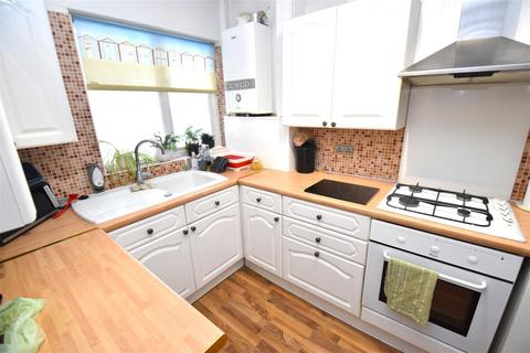 3 bedroom end of terrace house for sale, Prince Avenue, Westcliff-On-Sea