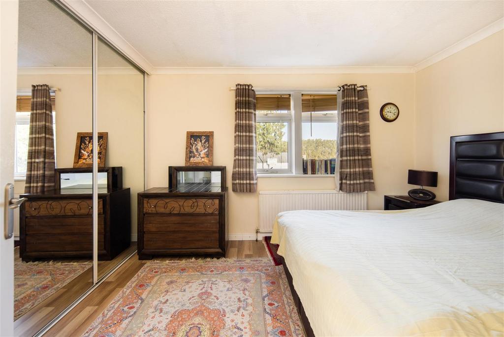 6 Bedroom 1.jpg