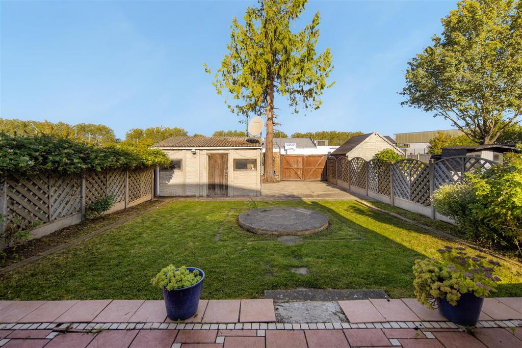 16 Garden.jpg