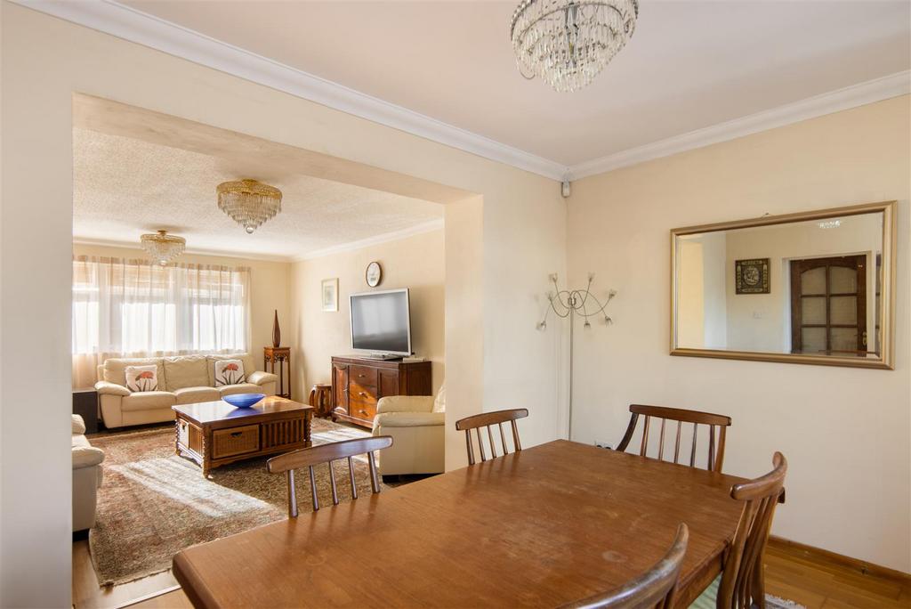 2 Dining Area.jpg