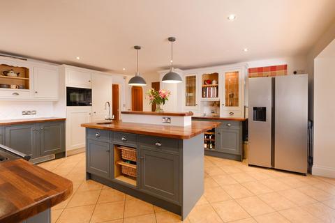 5 bedroom detached house for sale, Yew Tree Close, Whitchurch, Ross-on-wye, Herefordshire, HR9