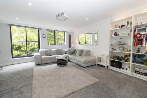 2 bedroom flat to rent, Adderstone Crescent, Newcastle Upon Tyne