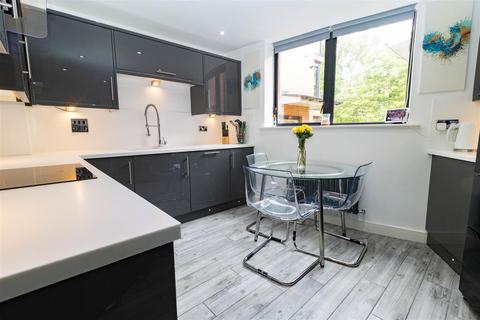 2 bedroom flat to rent, Adderstone Crescent, Newcastle Upon Tyne