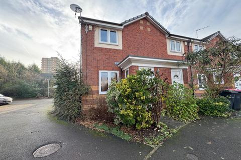 2 bedroom semi-detached house to rent, Velour Close, Salford M3