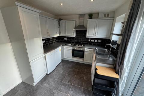 2 bedroom semi-detached house to rent, Velour Close, Salford M3