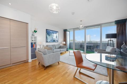 2 bedroom flat to rent, Colonial Drive, London, W4