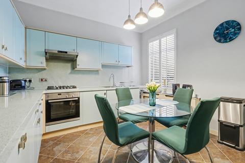 2 bedroom flat for sale, Borthwick Road, London, E15