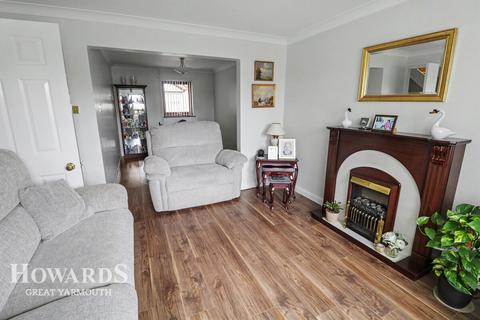 3 bedroom semi-detached house for sale, Mountbatten Way, Caister-on-Sea