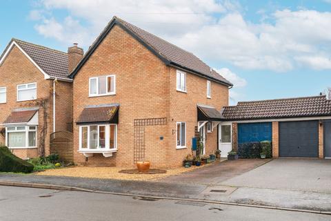 4 bedroom detached house for sale, Shakespeare Road, St. Neots PE19