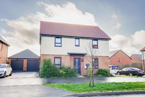 4 bedroom detached house for sale, Mendal Row, Leighton Buzzard