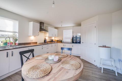 4 bedroom detached house for sale, Mendal Row, Leighton Buzzard
