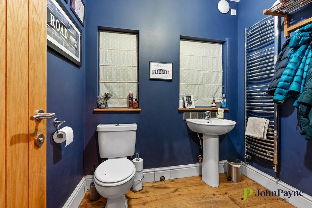 Downtairs Wc