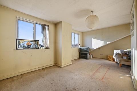 2 bedroom flat for sale, The Mall, Ealing