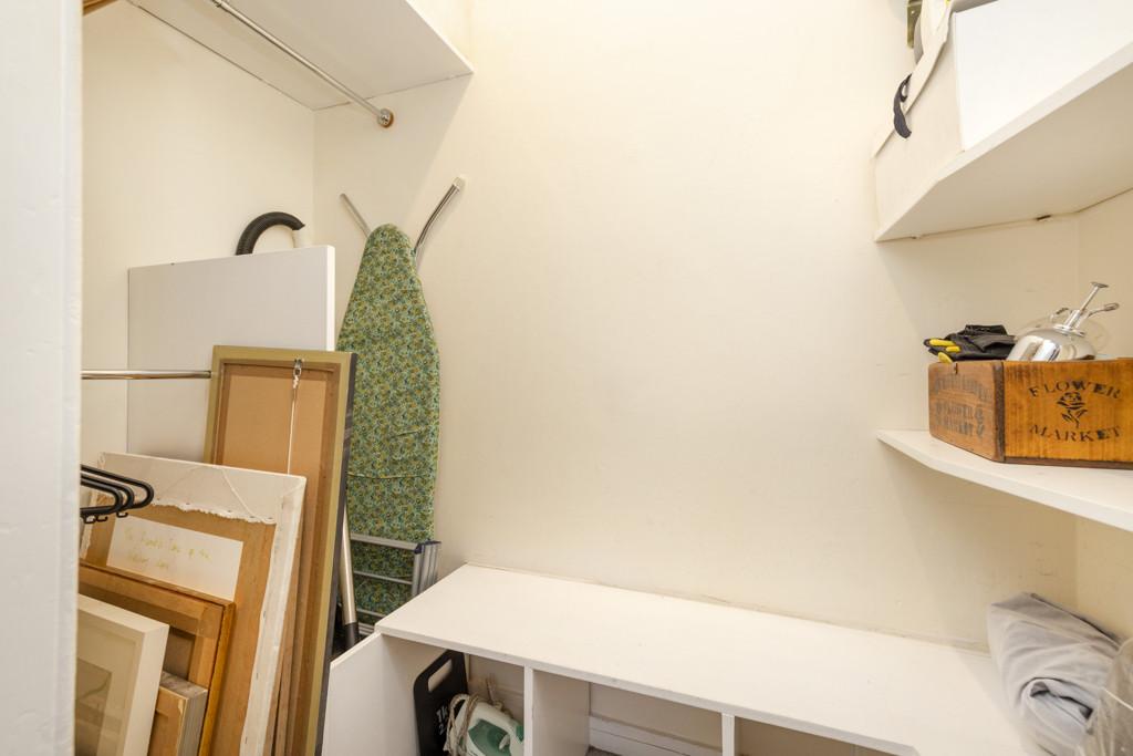 Walk in dressing room of 8 (Flat 14)...