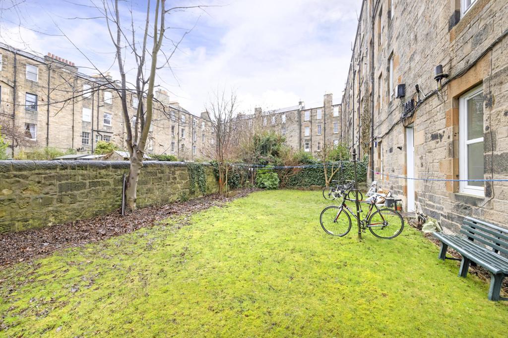 Garden of 8 (Flat 14) Livingstone Place