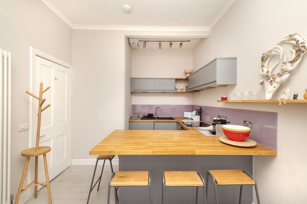 Kitchen of 8 (Flat 14) Livingstone Place