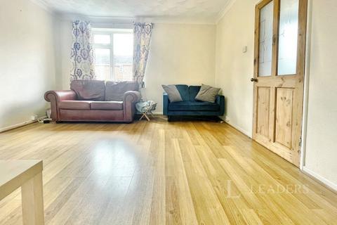 4 bedroom semi-detached house to rent, Coniston Close, NR5