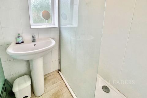 4 bedroom semi-detached house to rent, Coniston Close, NR5