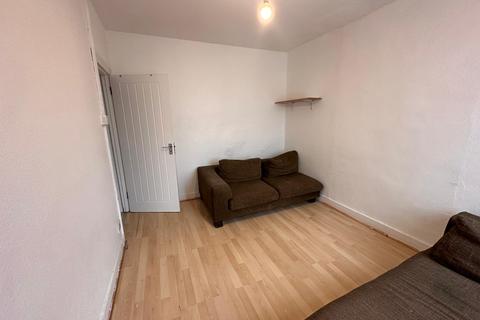 1 bedroom flat to rent, Ley Street, Ilford IG1