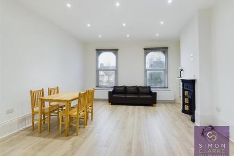 3 bedroom maisonette to rent, High Street, Hornsey, N8