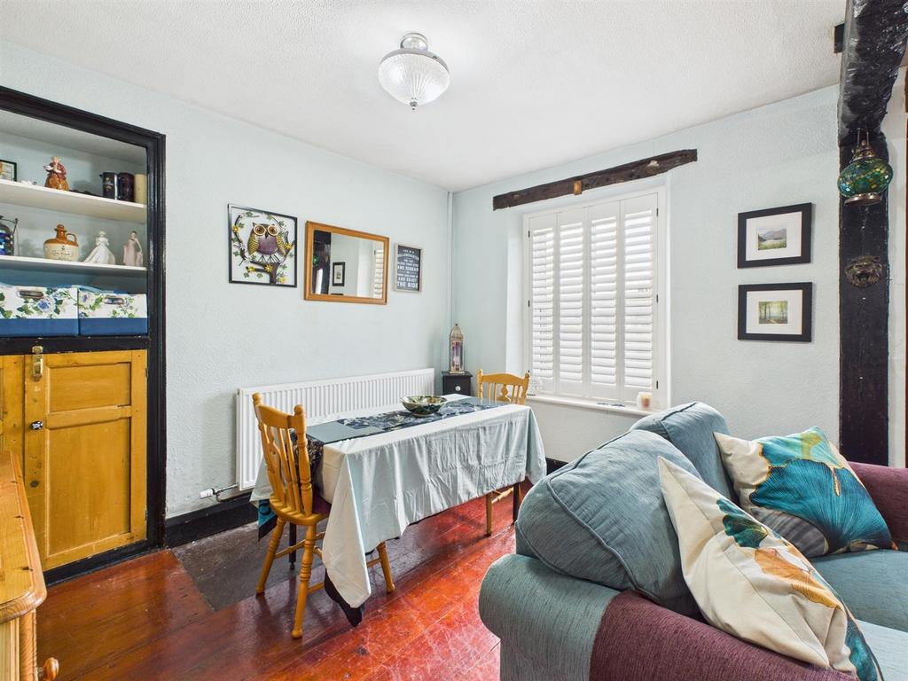Lounge/Dining Room