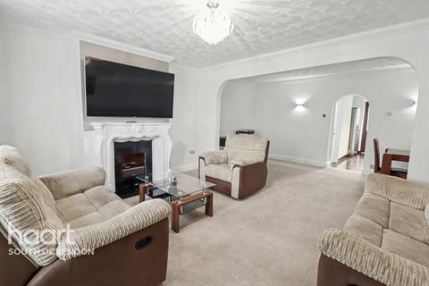 3 bedroom semi-detached house for sale, Hall Road, South Ockendon