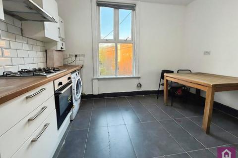 4 bedroom flat to rent, Wilmslow Road, Manchester, Greater Manchester, M14