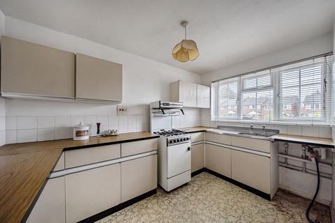3 bedroom end of terrace house for sale, Midhope Gardens, Woking, GU22
