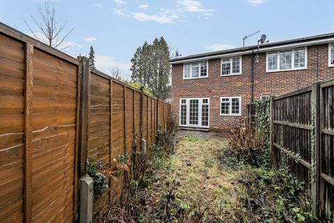 3 bedroom end of terrace house for sale, Midhope Gardens, Woking, GU22