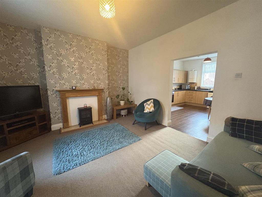 Front room 2.jpeg