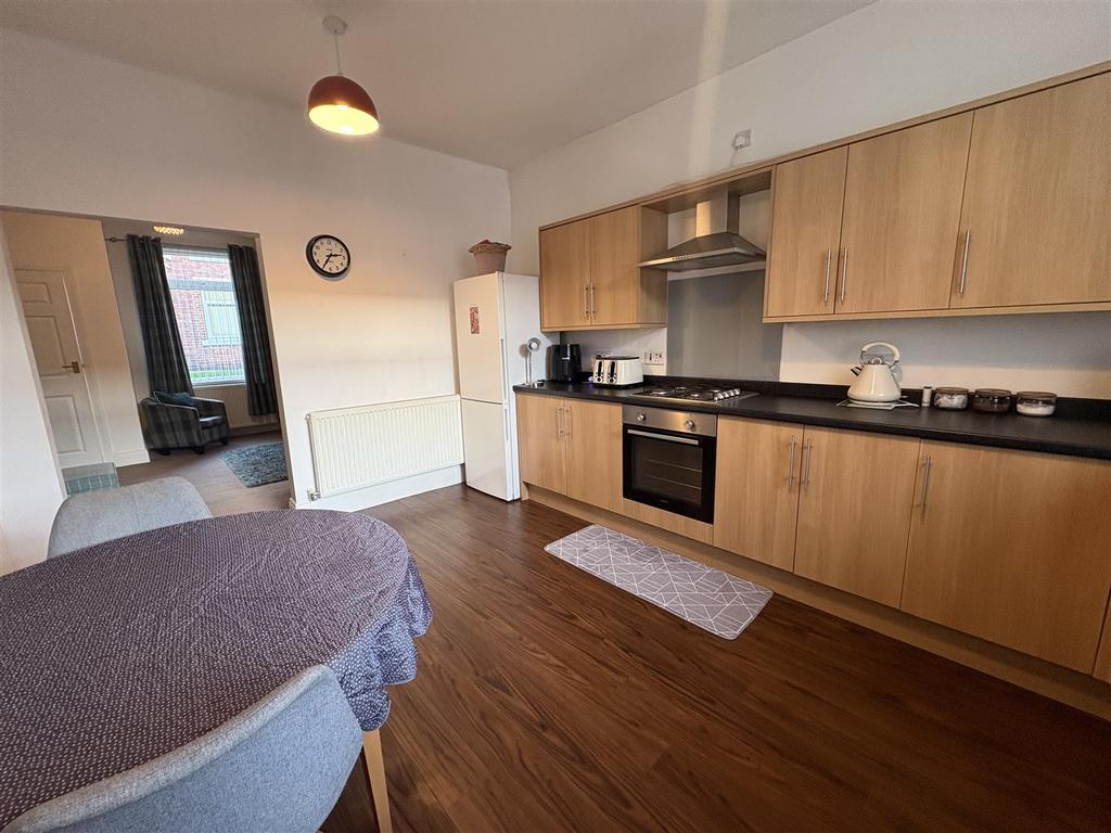 Kitchen2.jpeg