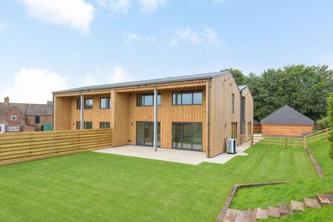 undefined, Lynn Lane, Lichfield WS14