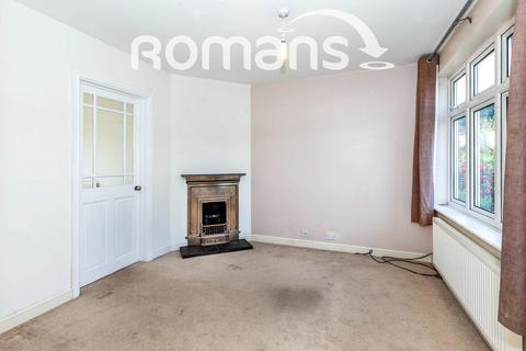2 bedroom semi-detached house to rent, Bois Hall Road, Addlestone, KT15