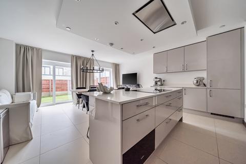 4 bedroom semi-detached house for sale, Celia Johnson Close, Denham Film Studios