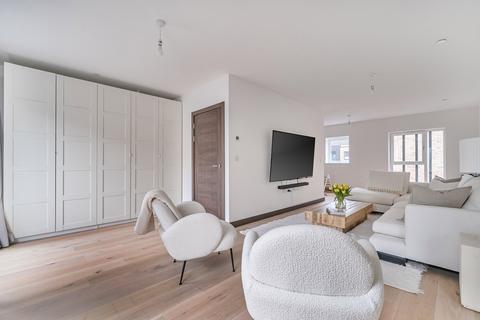 4 bedroom semi-detached house for sale, Celia Johnson Close, Denham Film Studios