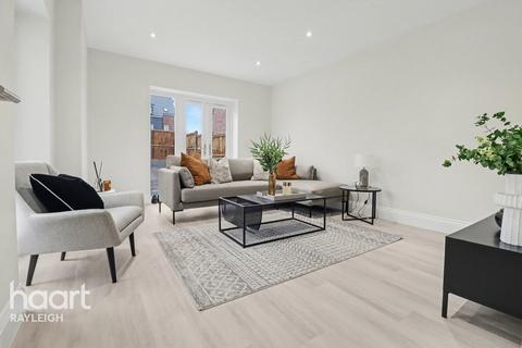 4 bedroom detached house for sale, London Road, Rayleigh