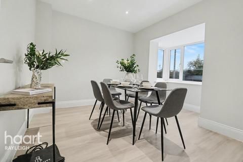 4 bedroom detached house for sale, London Road, Rayleigh
