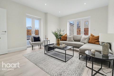 4 bedroom detached house for sale, London Road, Rayleigh
